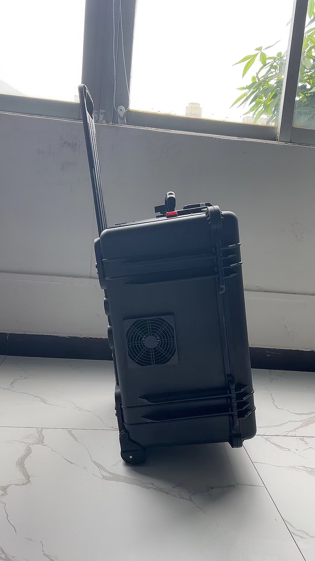 中原手拉箱型移动通信干扰器